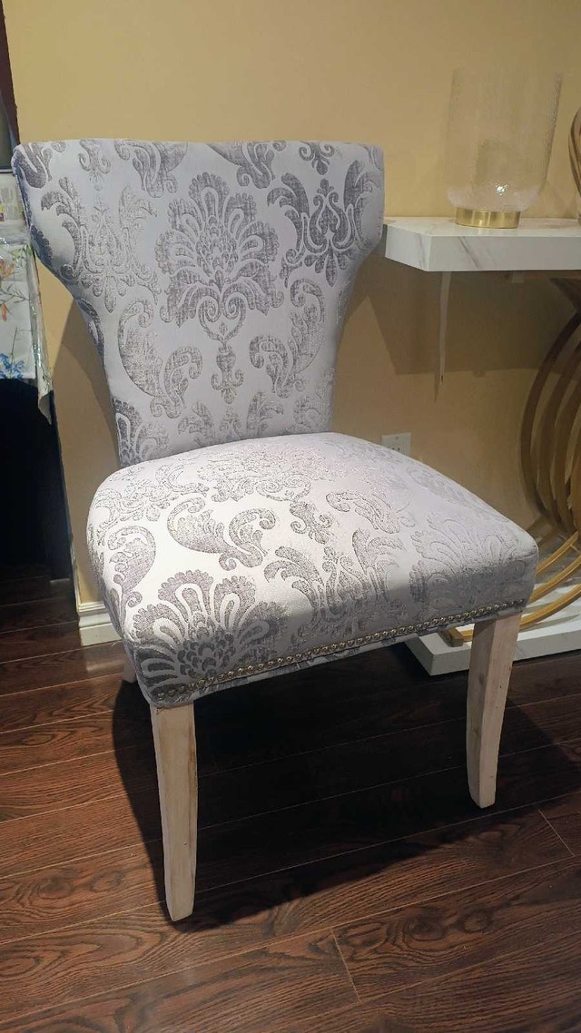 Set of 2 Classic Upholstered Accent / Lounge Chairs - photo 3