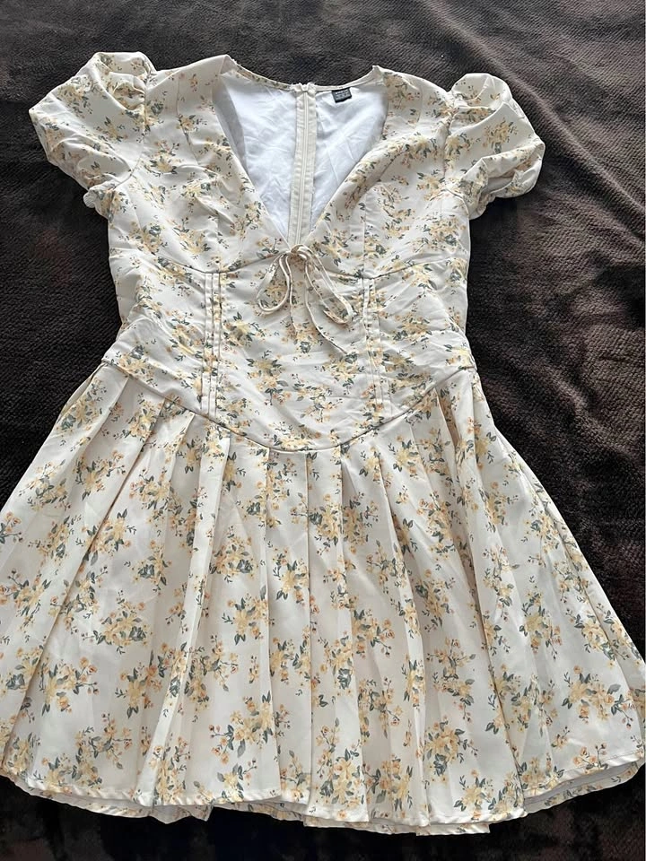 Short dress