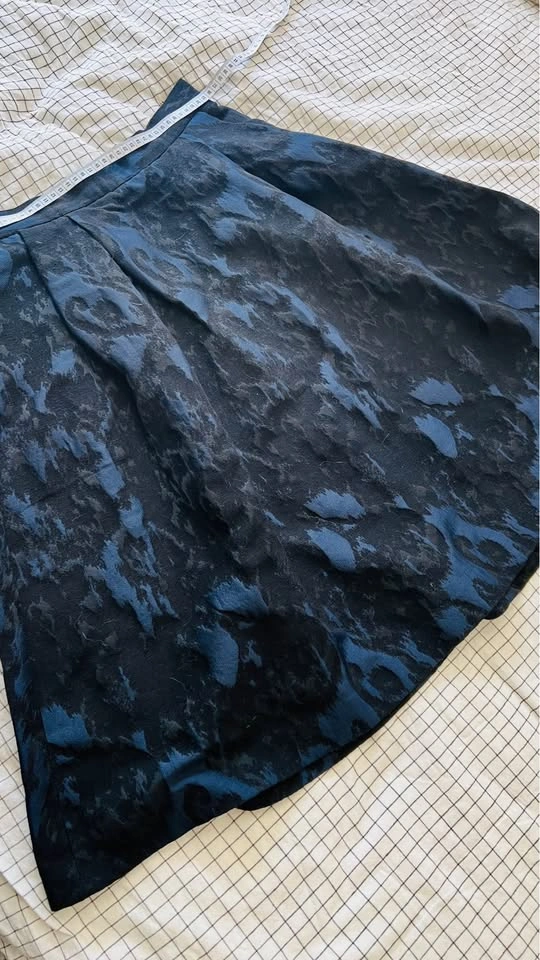 H&M blue patterned pleated skirt US 8 - photo 2