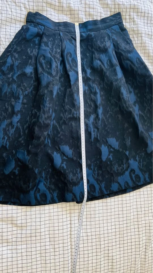H&M blue patterned pleated skirt US 8 - photo 3