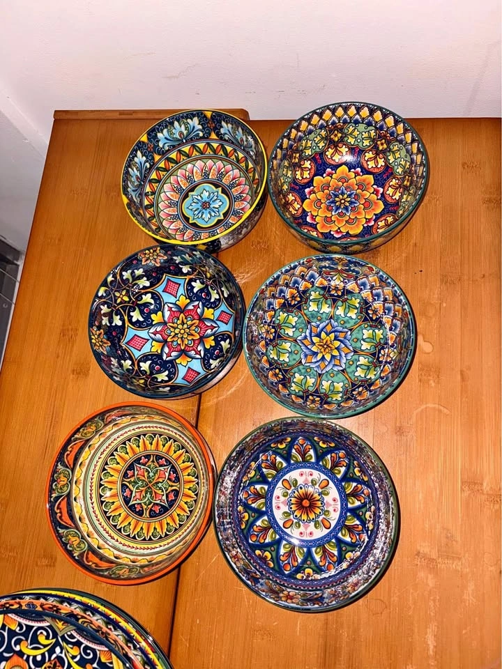 Colorful bowls (set of 6)
