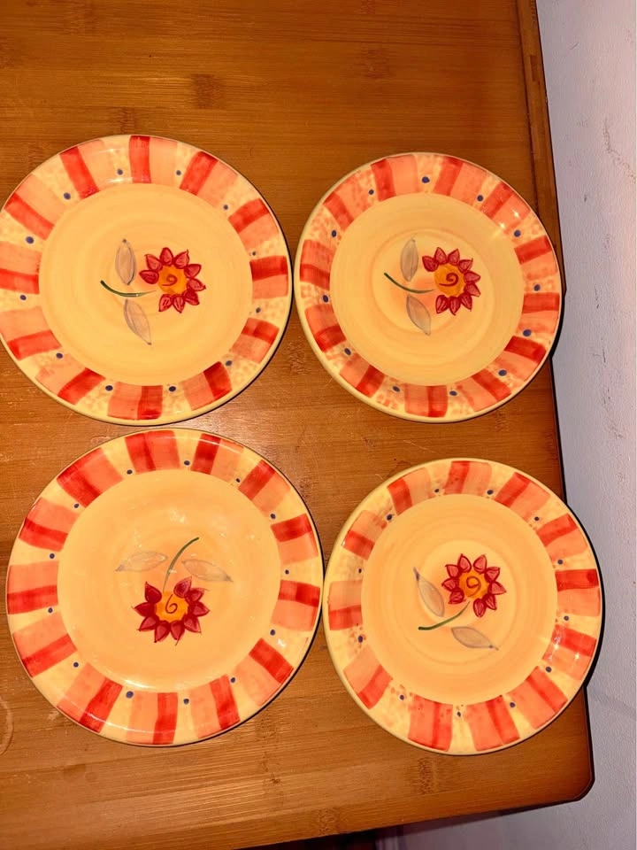 Pfaltzgraff dessert plates (set of 4)