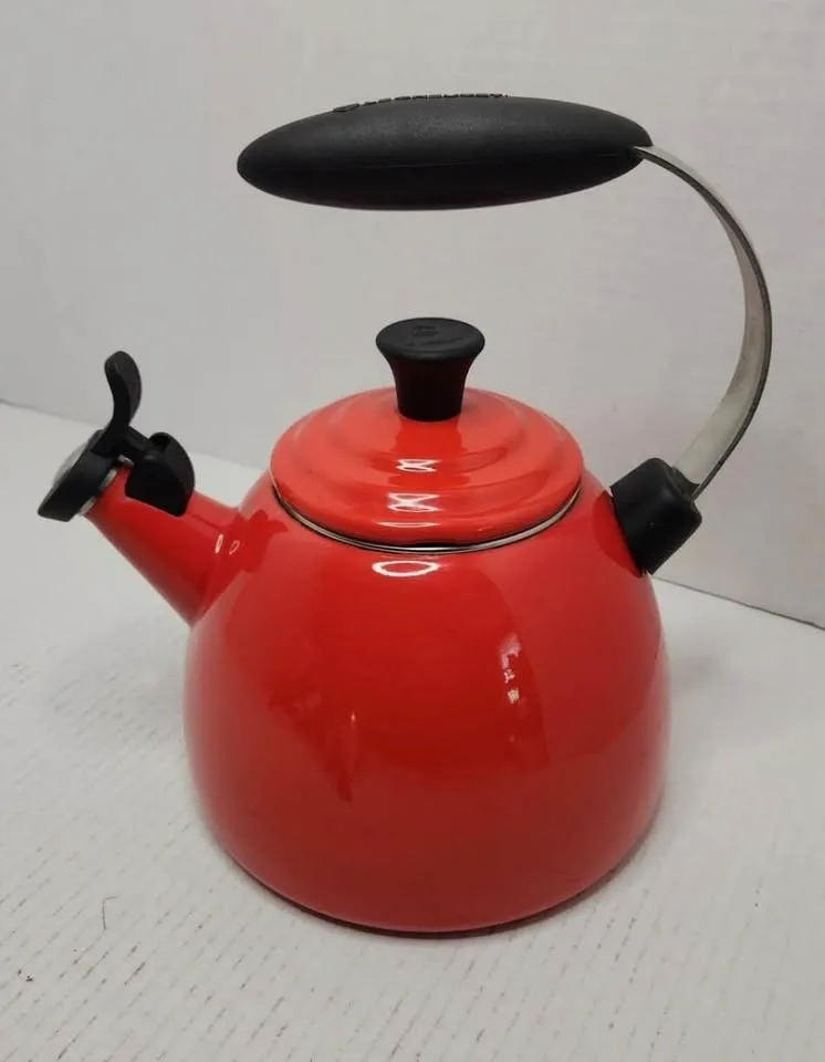 Le Creuset 1.6 Qt Whistling Halo Cerise Enamel Tea Kettle - photo 2
