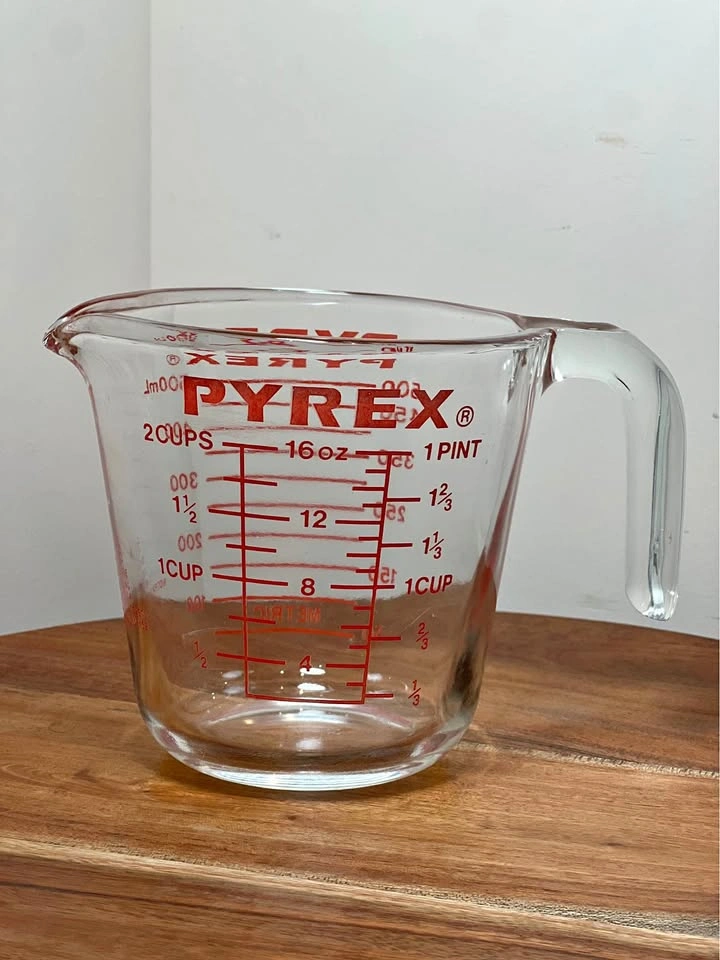 Vintage Pyrex 2-Cup (500 mL) Glass Measuring Cup 516