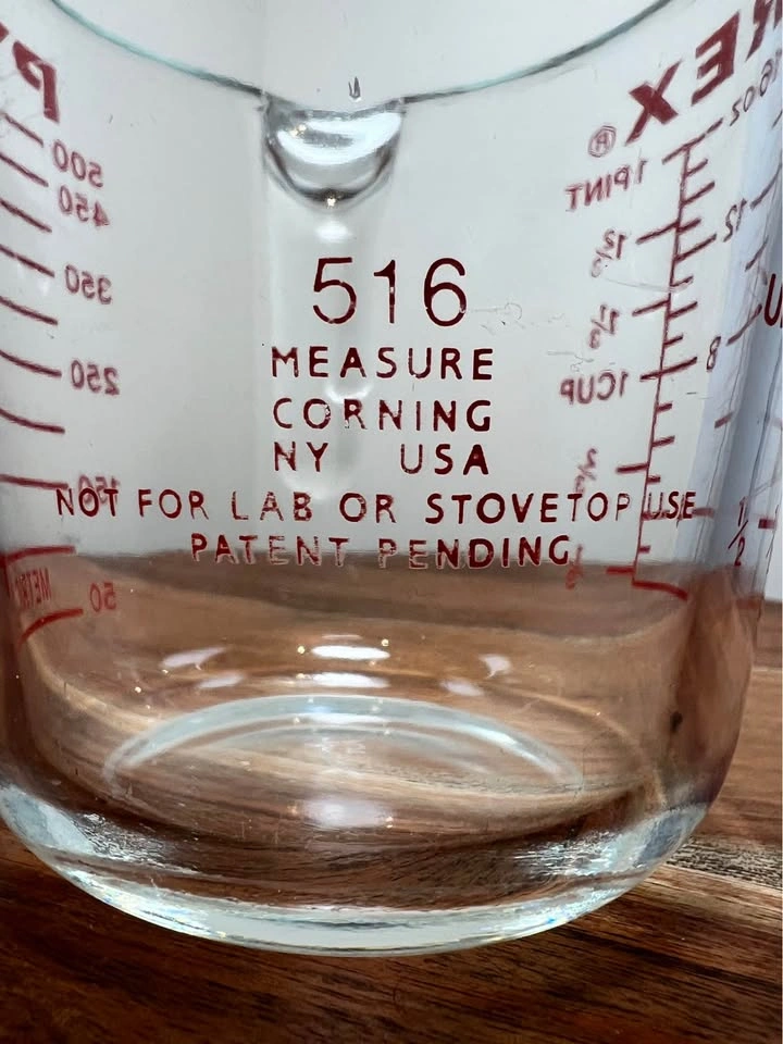 Vintage Pyrex 2-Cup (500 mL) Glass Measuring Cup 516 - photo 3