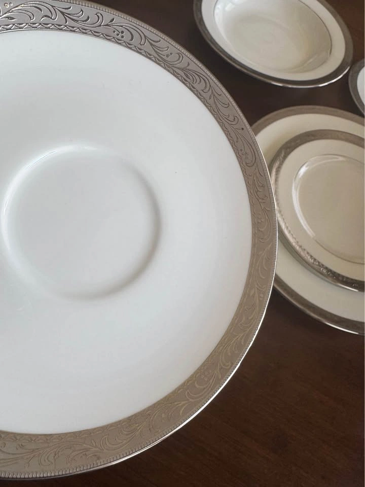 Mikasa Crown Jewel platinum china set - photo 3