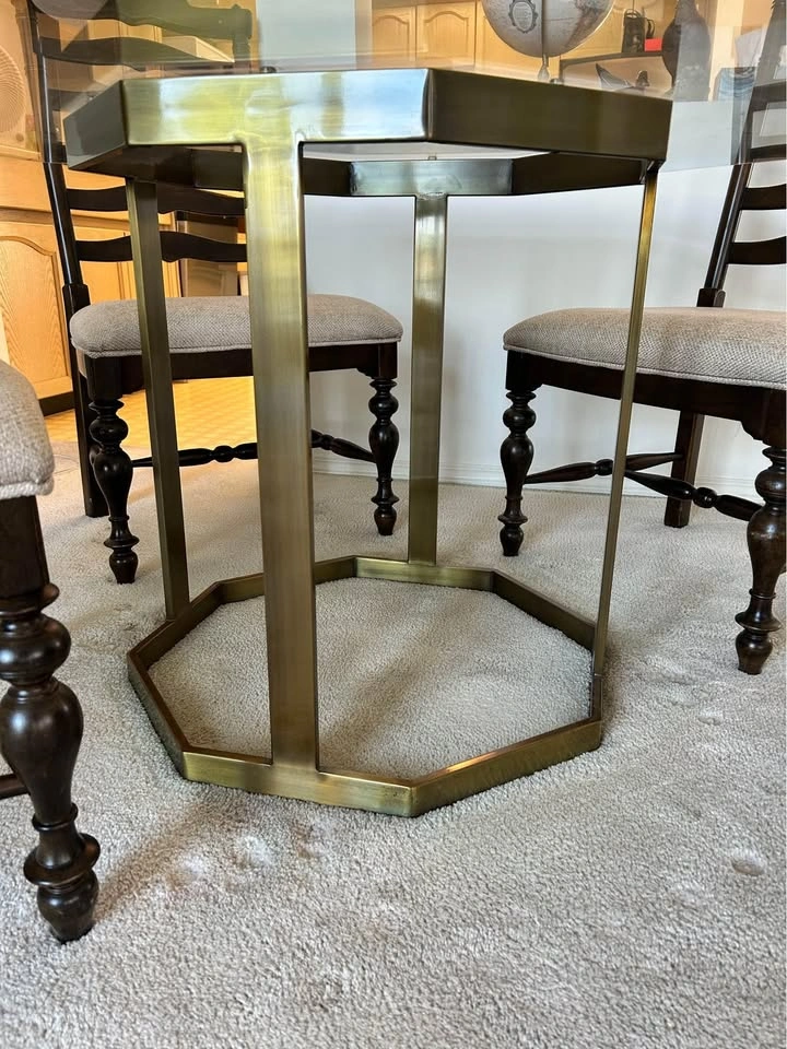Like new! Glass dining table & chairs - photo 2