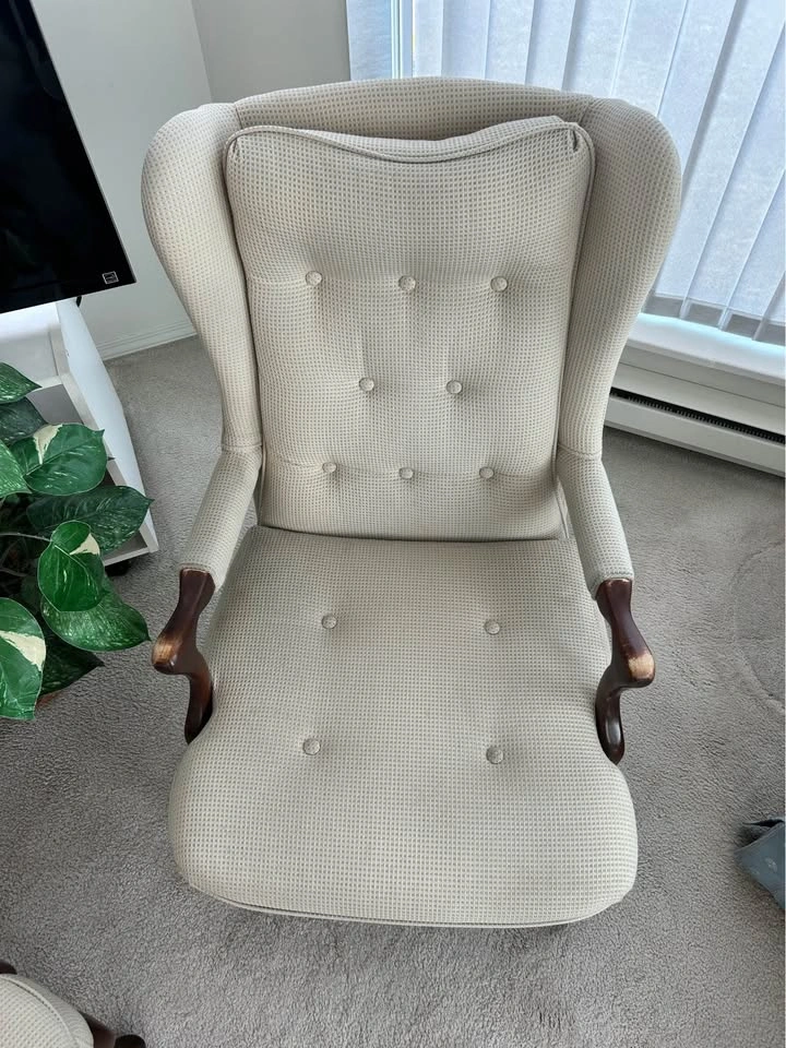 2 wingback chairs - photo 3