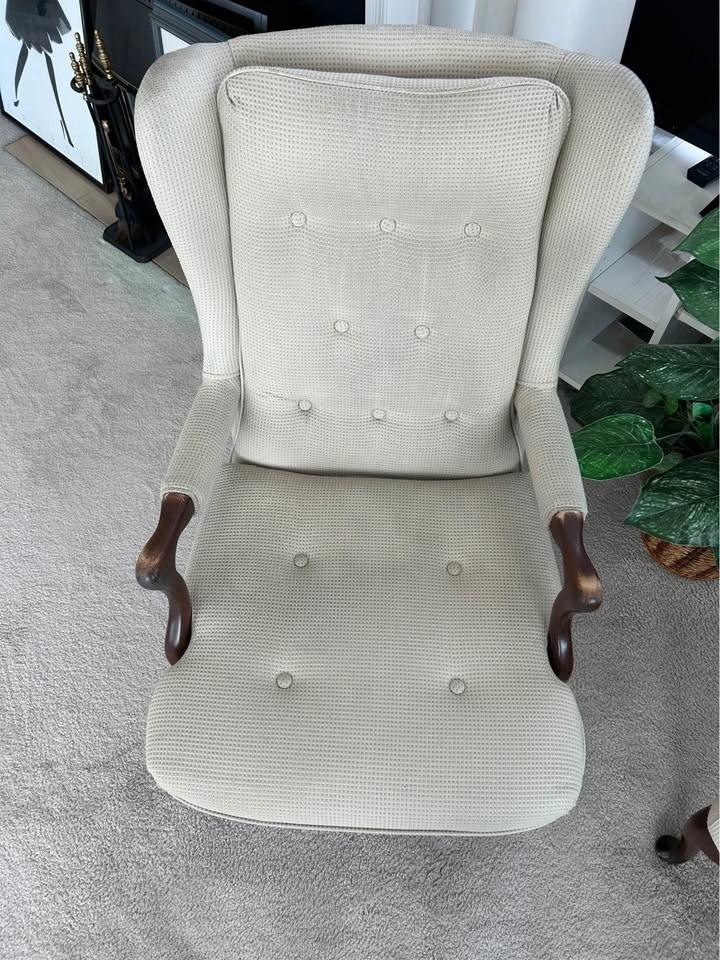 2 wingback chairs - photo 4