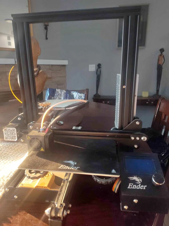 Creality Ender 3 3d Printer with 3 rolls of filament