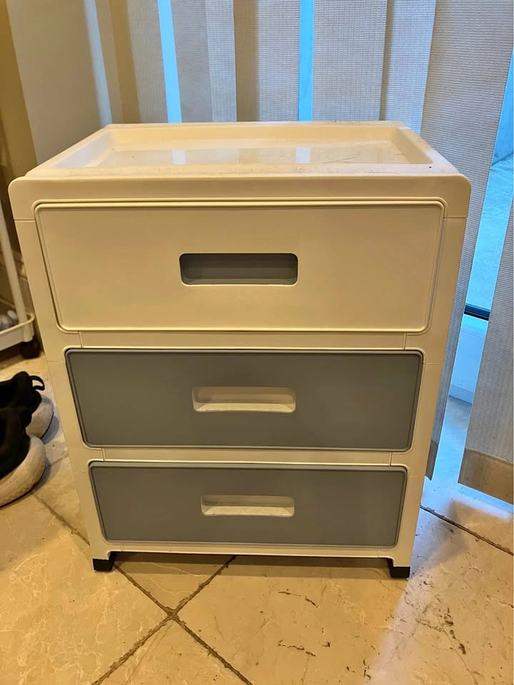 Plastic storage drawer unit