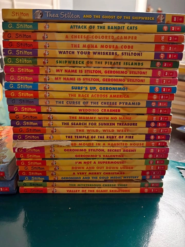 Geronimo stilton books (25 soft, 2 hard)