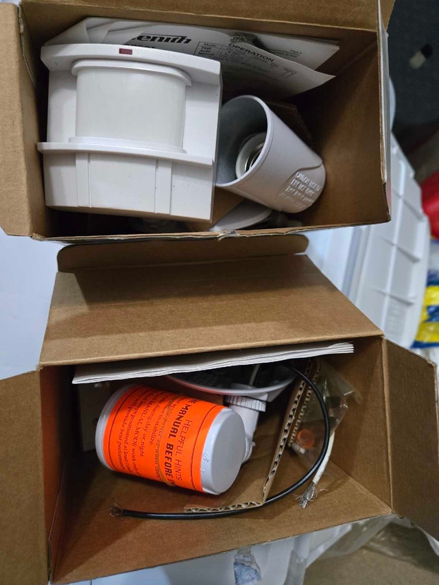 Heath Zenith Motion Sensor Security Light - photo 2