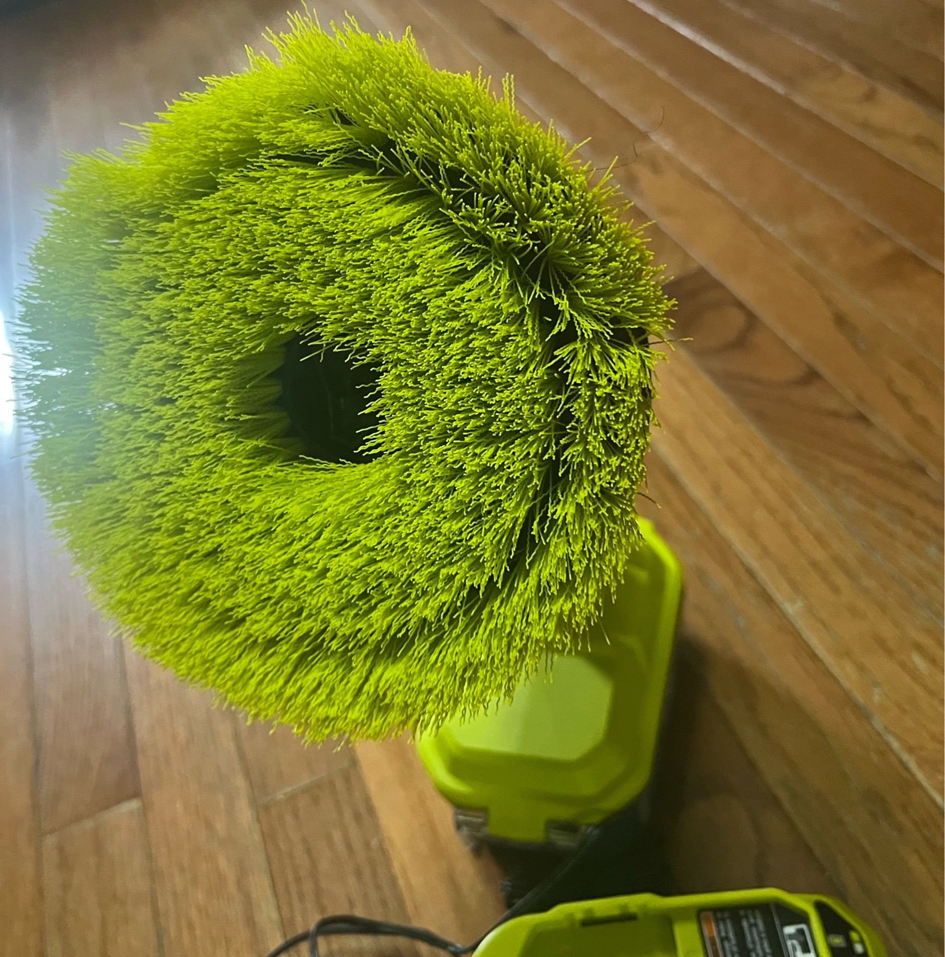 RYOBI 18V ONE+ POWER SCRUBBER - photo 2
