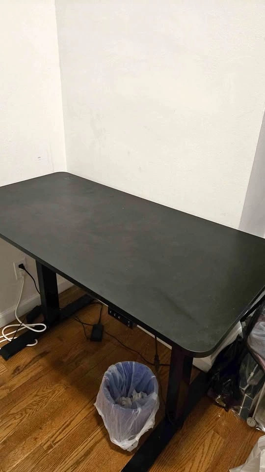 Black Electric height-adjustable Standing Desk