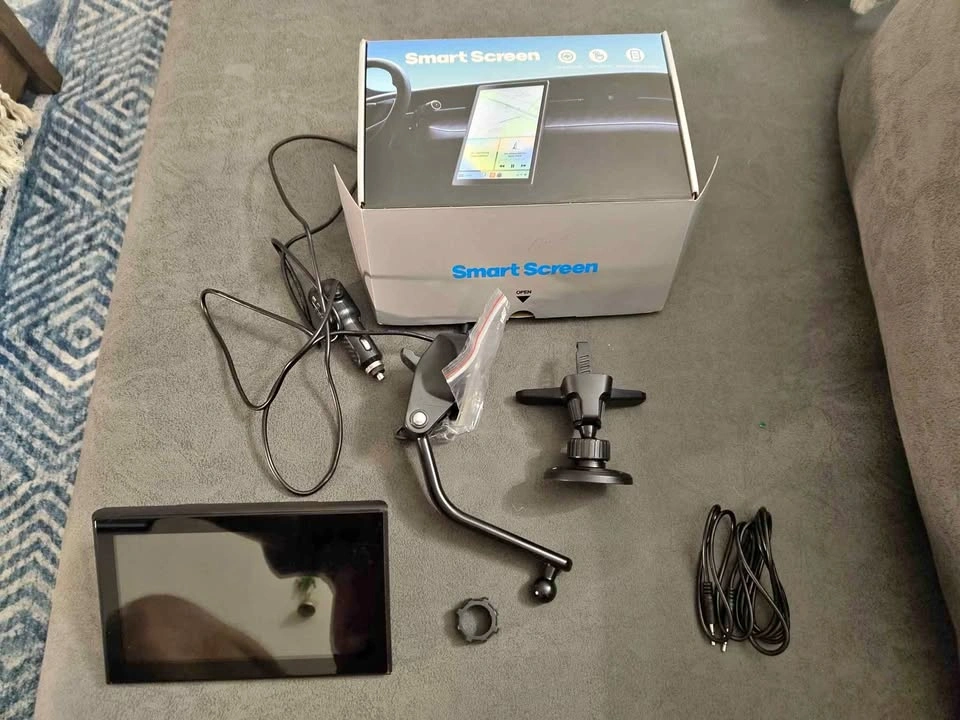 Wireless Portable Android Auto/Apple Carplay Screen