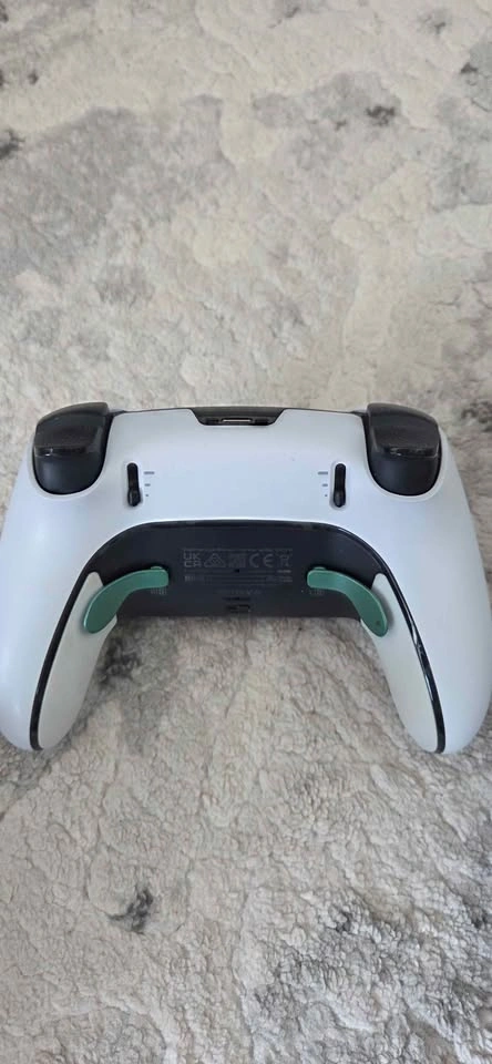 PlayStation DualSense Edge controller - photo 2