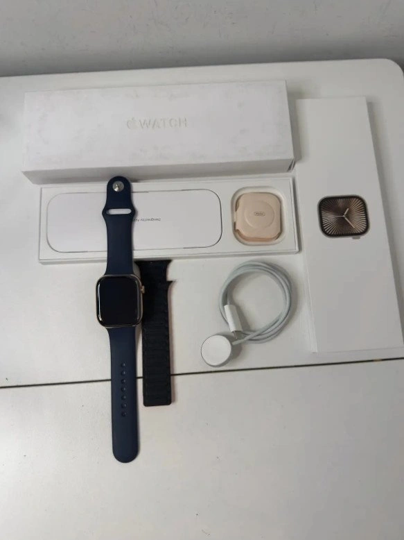 Apple watch Series 10 Titanium Gold 46mm - photo 5