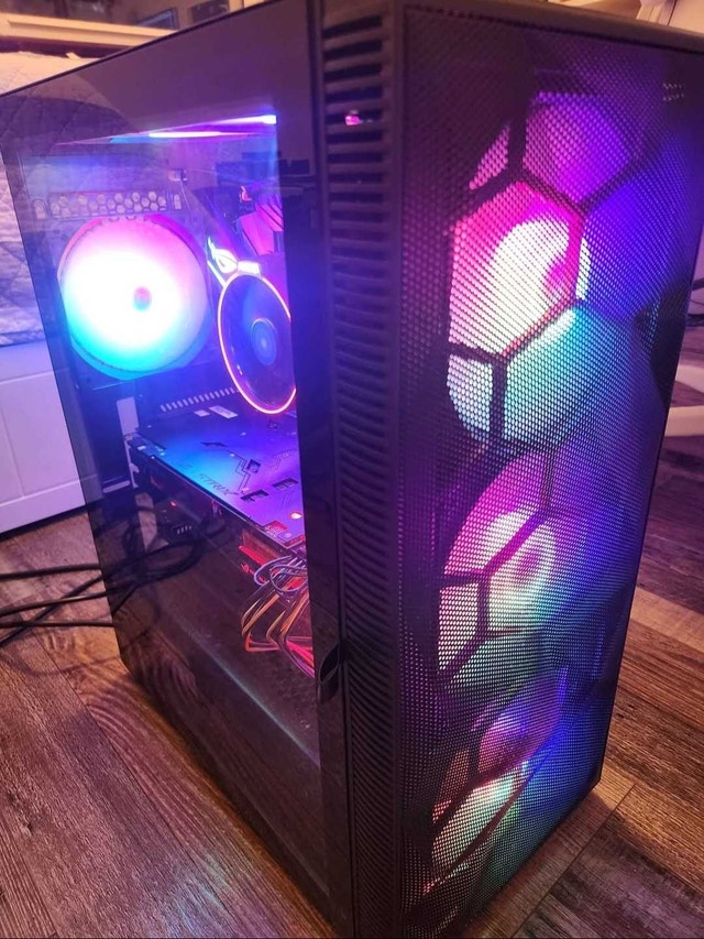 ROG STRIX & Ryzen Gaming PC (GTX 1080 Ti 11GB / 16GB RAM)
