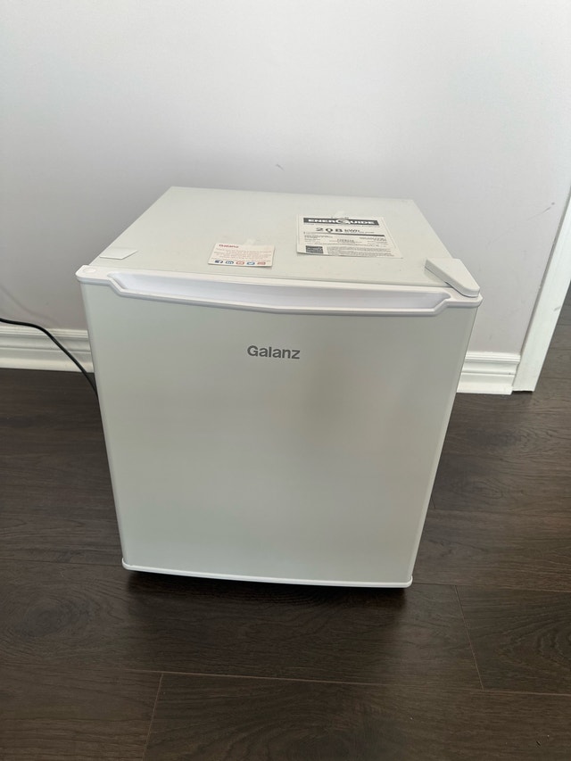 Galanz Mini Fridge