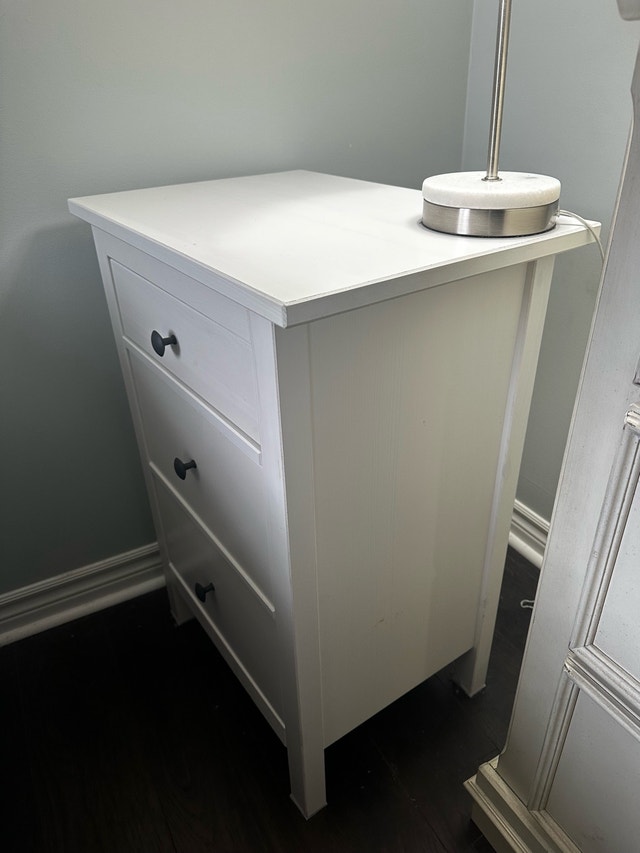 Ikea Hemnes Nightstand - photo 2