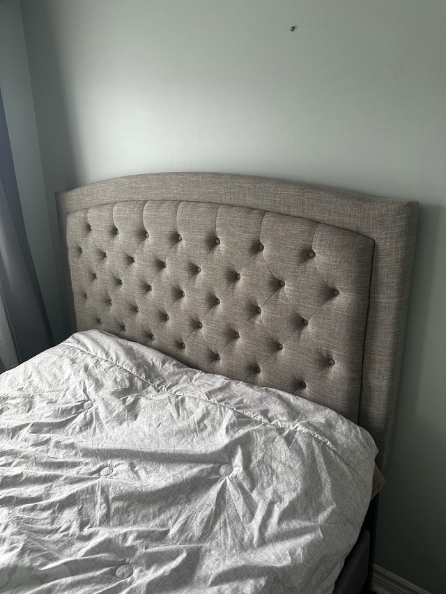 Ashley Furniture Queen Bed Upholstered - photo 2