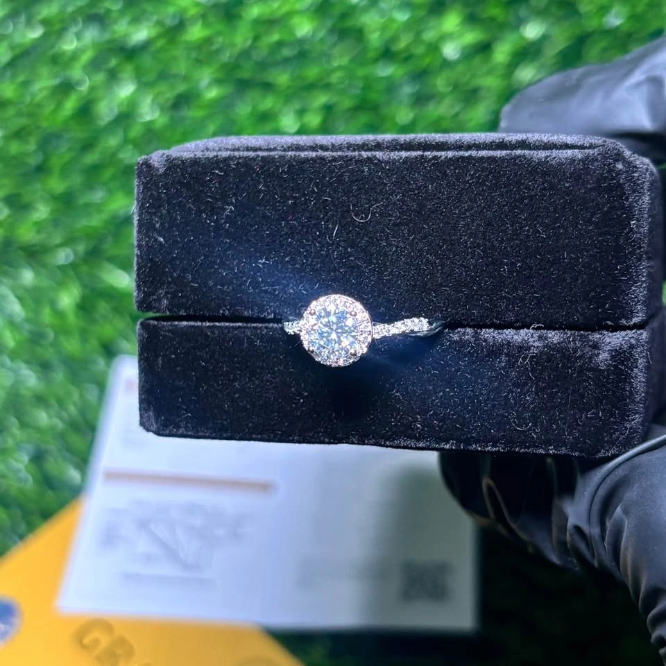 VVS1 1CT Halo Twist Band Ring Size 8 - photo 4