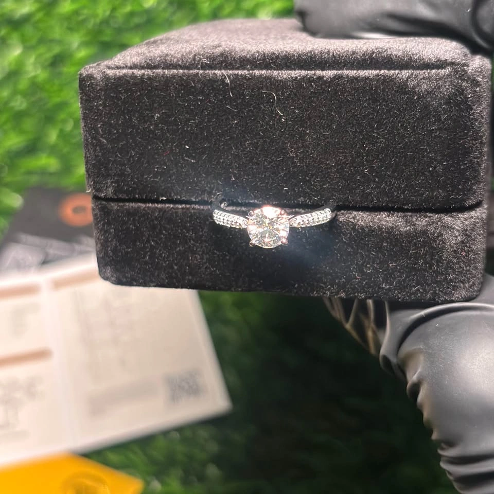 VVS1 1CT Banded Solitaire Ring Size 8 - photo 5