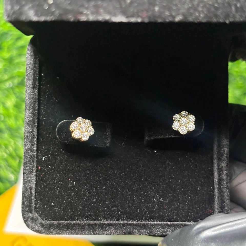 VVS1 Gold Flower Cluster Earrings - photo 4