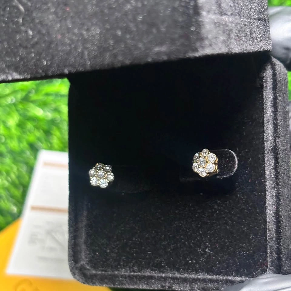 VVS1 Gold Flower Cluster Earrings - photo 5