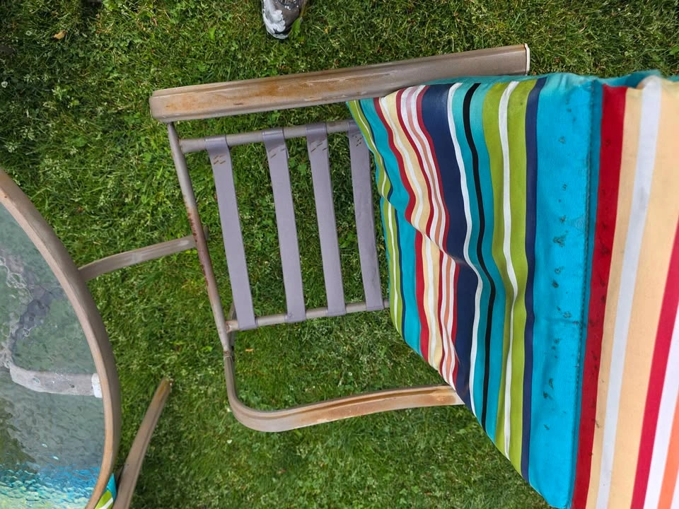 Patio set with glass table and 4 chairs - photo 4