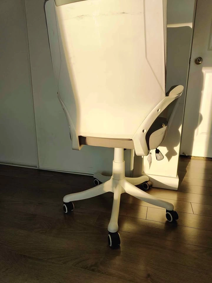High-Back Office Chair with Headrest - photo 4