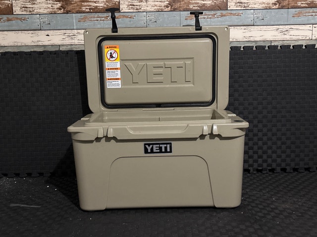 Yeti Tundra Cooler - photo 2