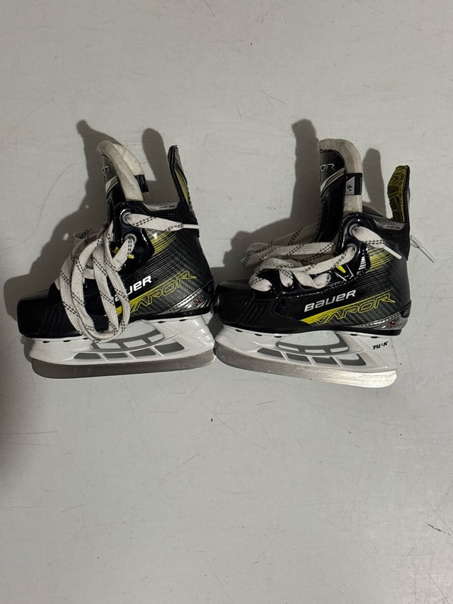 Bauer Vapor Youth Size 9 Ice Skates