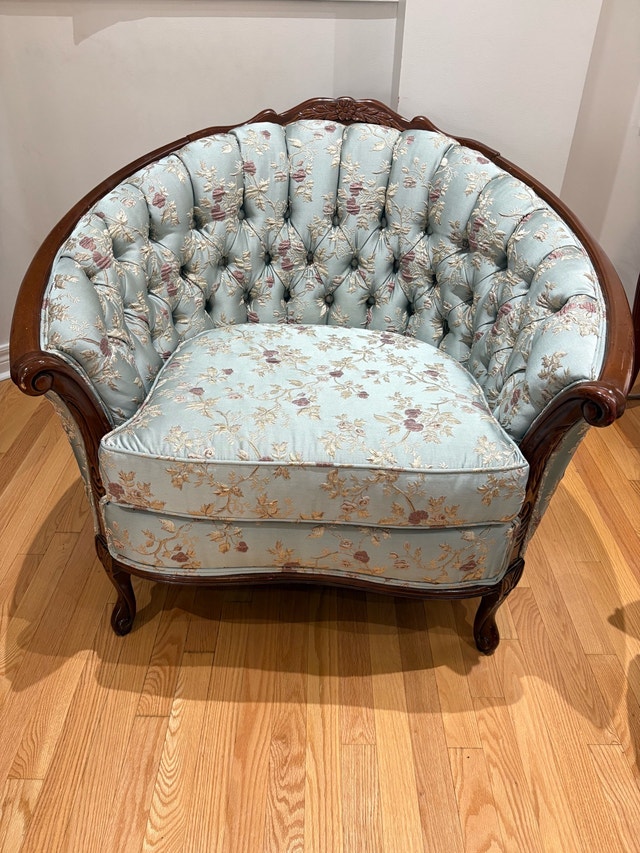 Classic 3 Piece Sofa Set - photo 2