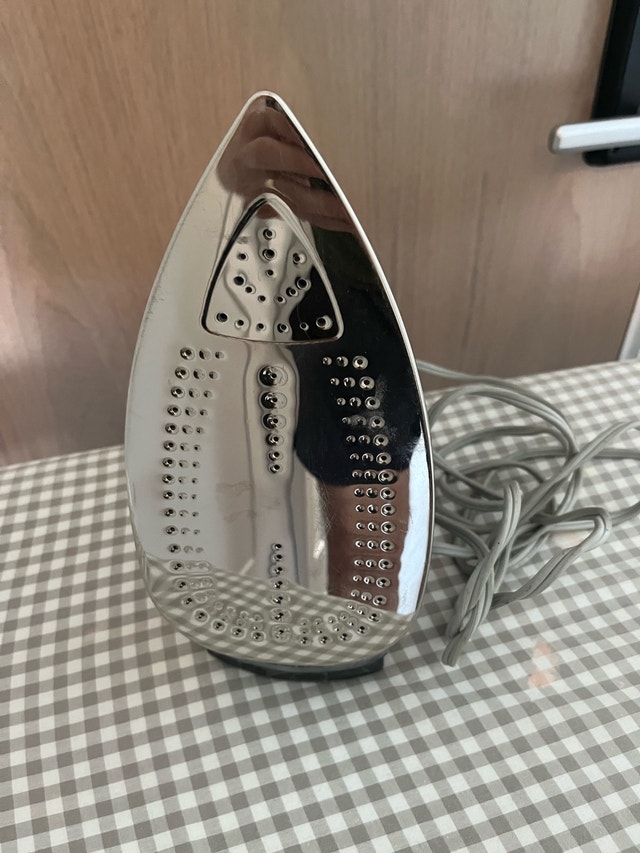 Rowenta Steam Iron & ironing board - photo 2