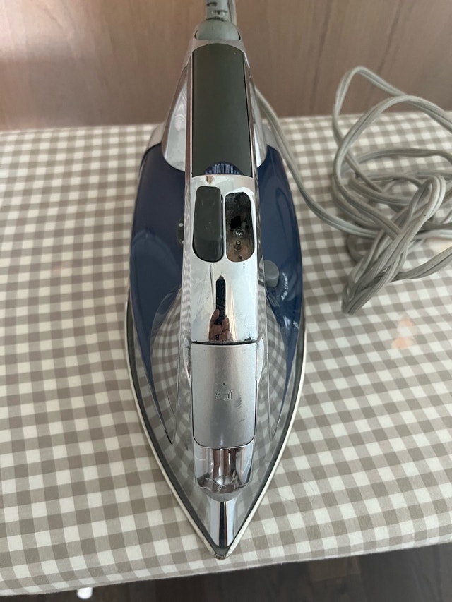Rowenta Steam Iron & ironing board - photo 3