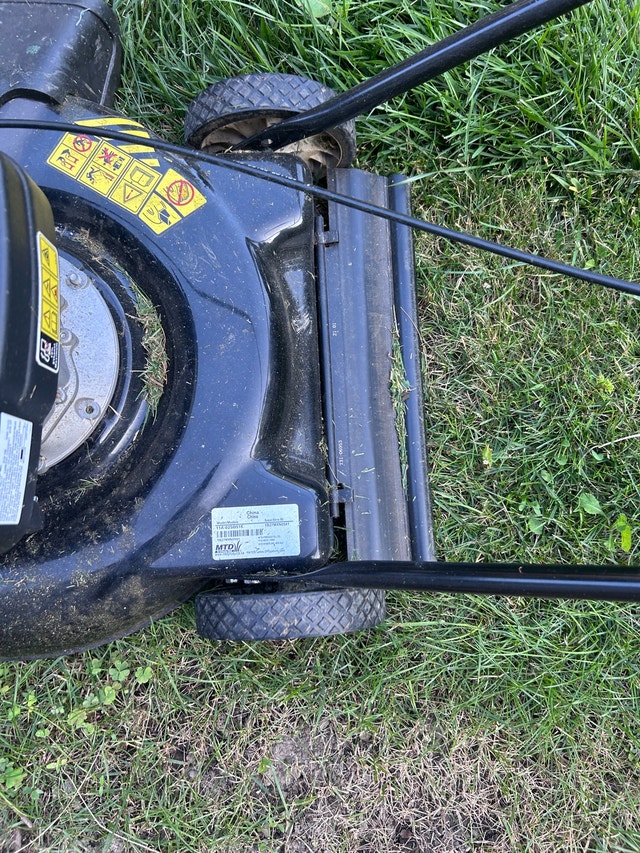 Yard Machines Lawn Mower - photo 2
