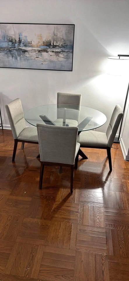 Macy’s 5 Pc Dining Room Table Set
