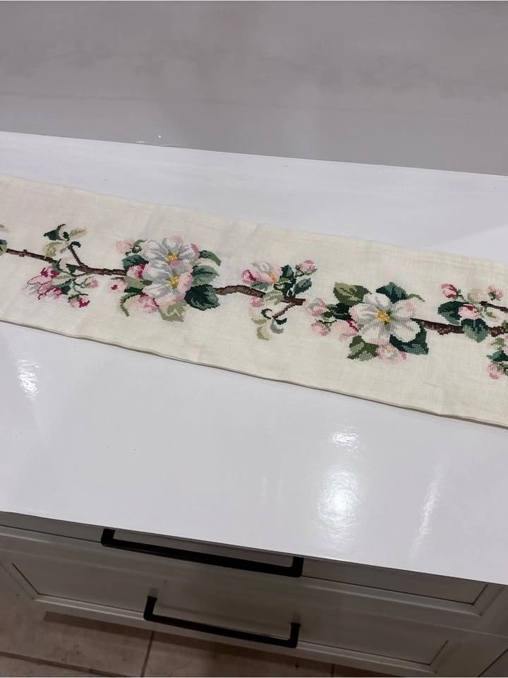 Vintage handmade counter cross stitch apple blossom bellpull - photo 2
