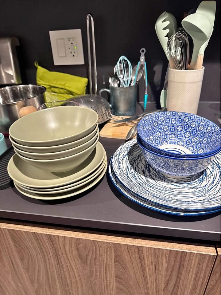 Plates and bowls