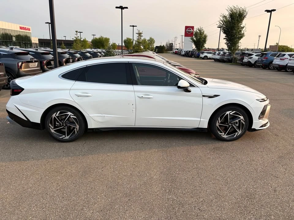 2024 Hyundai Sonata - photo 2