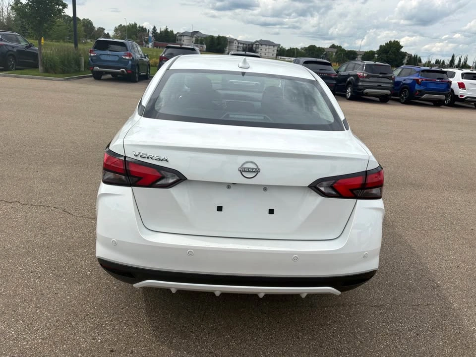 2025 Nissan Versa - photo 3
