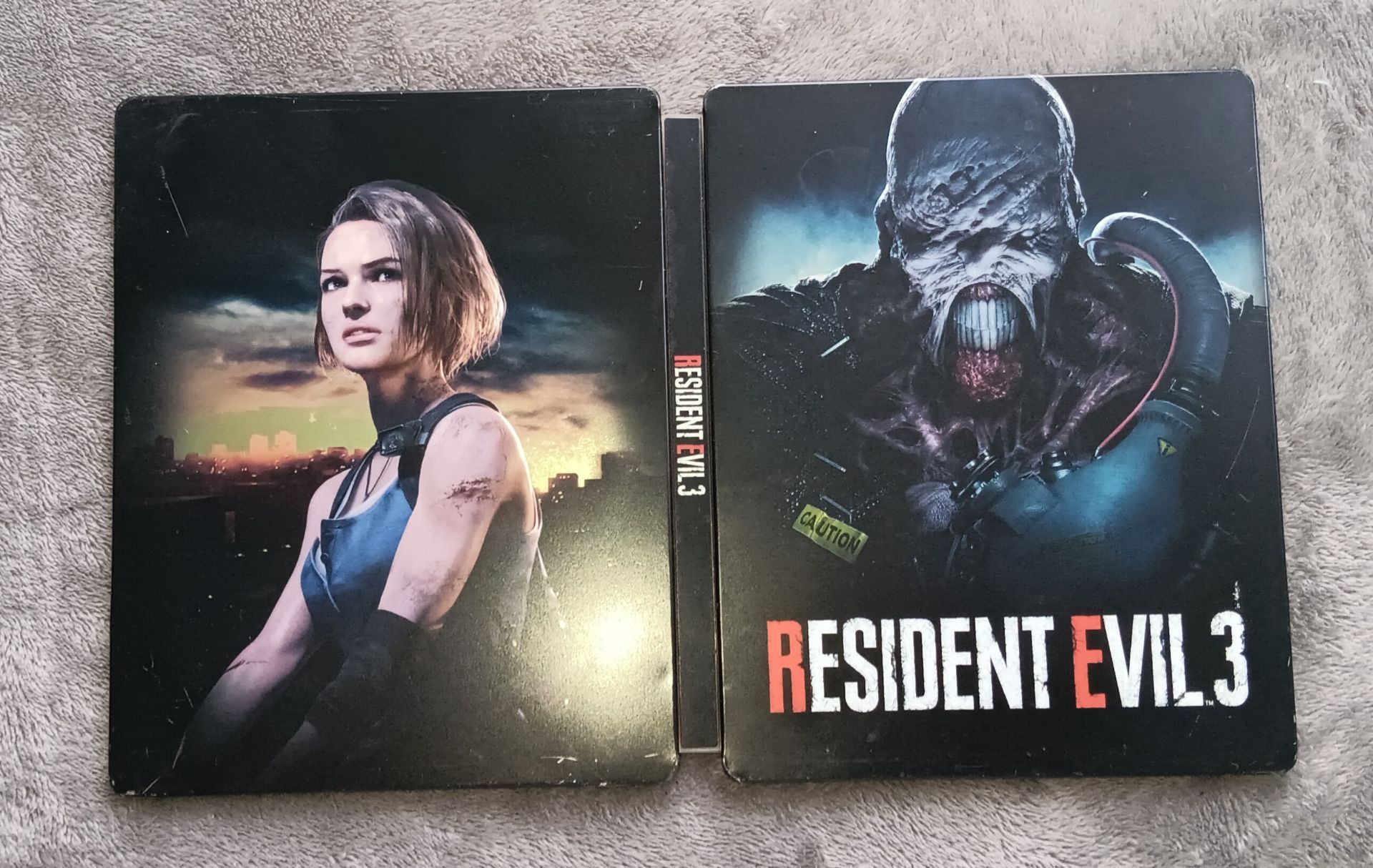 RE3 Remake Best Buy Exclusive Steelbook + MINT Game - photo 2