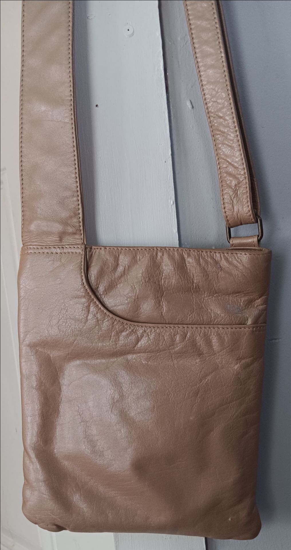 Latico USA Genuine Leather Classic Organizer Crossbody Taupe