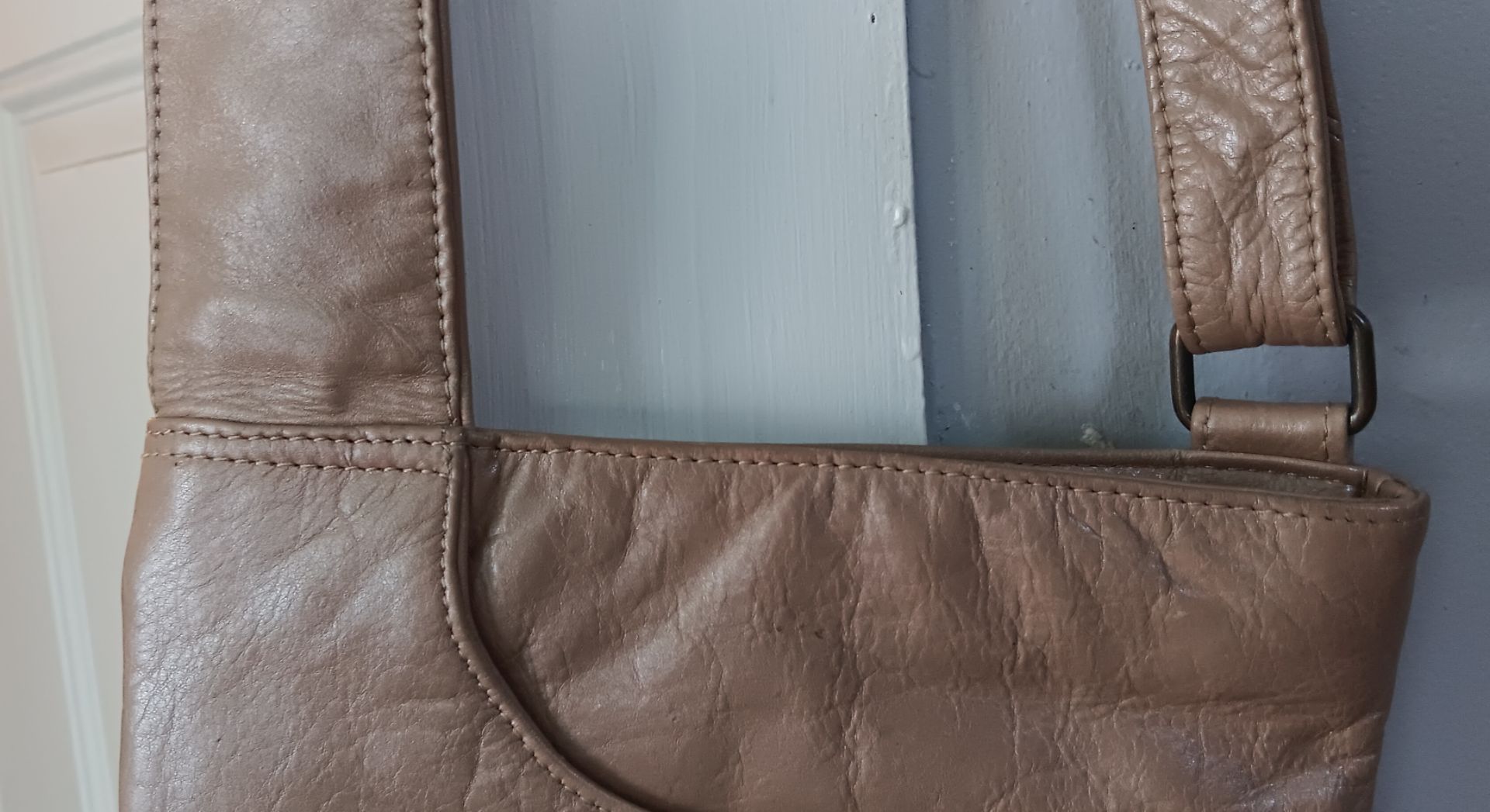 Latico USA Genuine Leather Classic Organizer Crossbody Taupe - photo 2