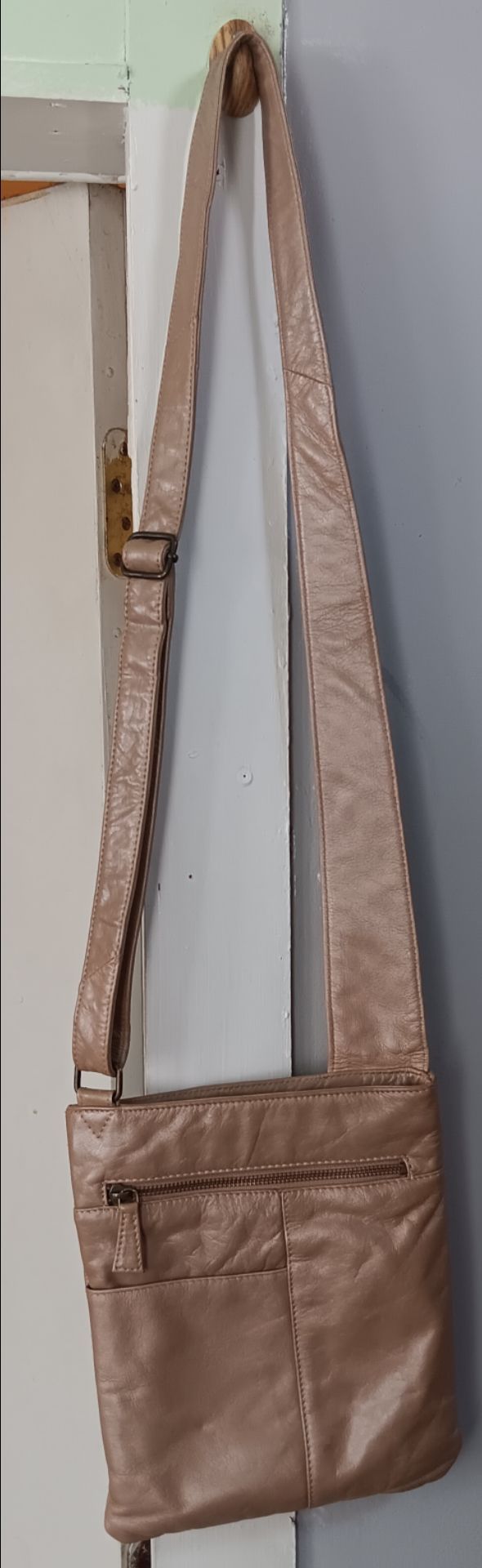 Latico USA Genuine Leather Classic Organizer Crossbody Taupe - photo 5