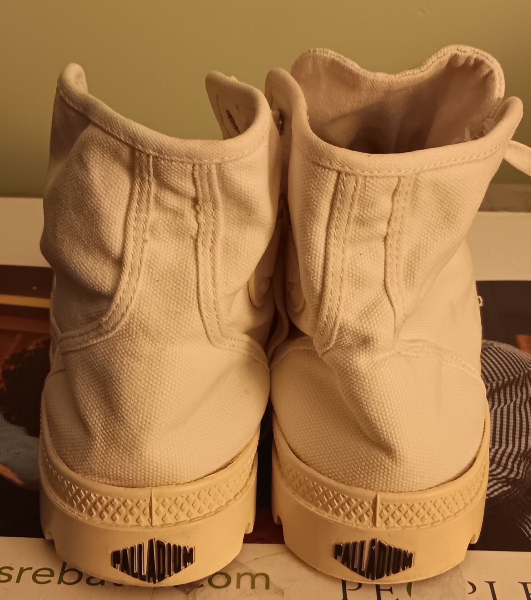 Palladium Pampa Hi Originale White – Authentic – Needs TLC - photo 2