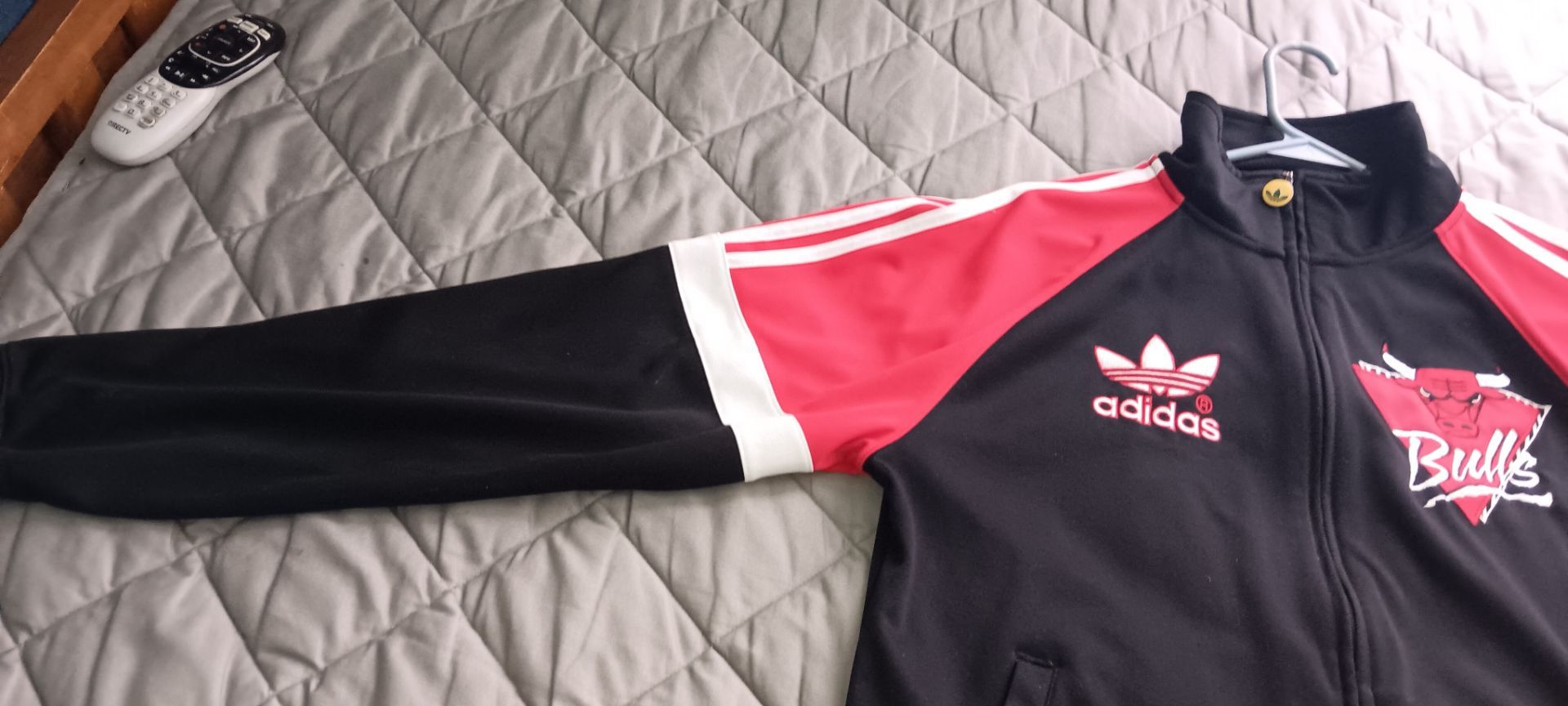 RARE adidas Originals Chicago Bulls Track Jacket - Y2K - photo 4