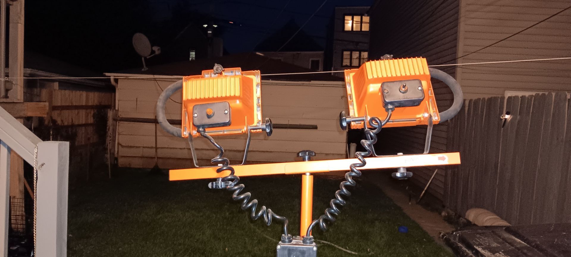 Regent 1000W Dual Head Halogen Work Light on Tripod - photo 5